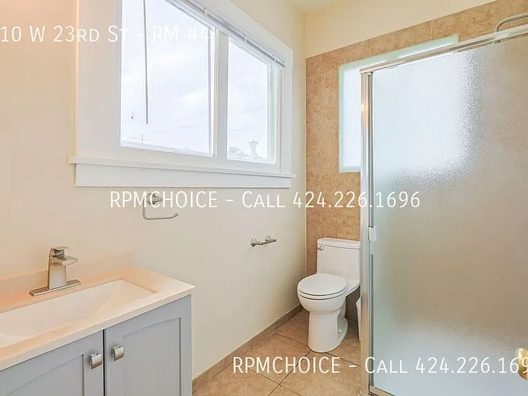 910 W 23rd St #4 — Photo 32