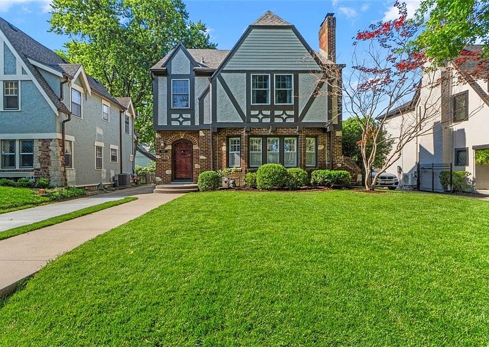 637 W 70th Ter, Kansas City, MO 64113 | Zillow