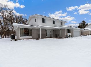 28941 Ramblewood Dr, Farmington Hills, MI 48334