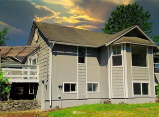 330 SE 2nd St, South Prairie, WA 98385