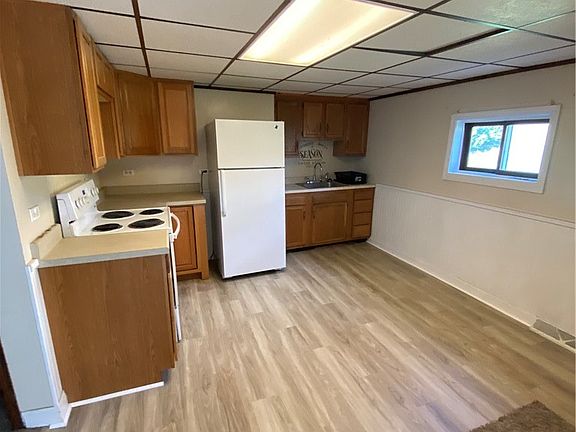 4th image of 555 Steel Ave