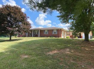 9119 Eastlake Dr, Wadesville, IN 47638