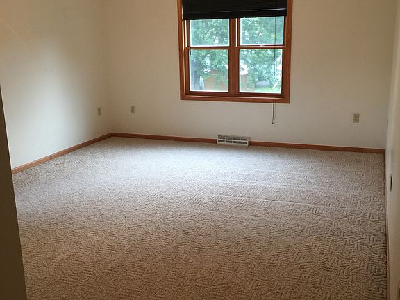 3rd image of 1122 Heeler Ave #1122