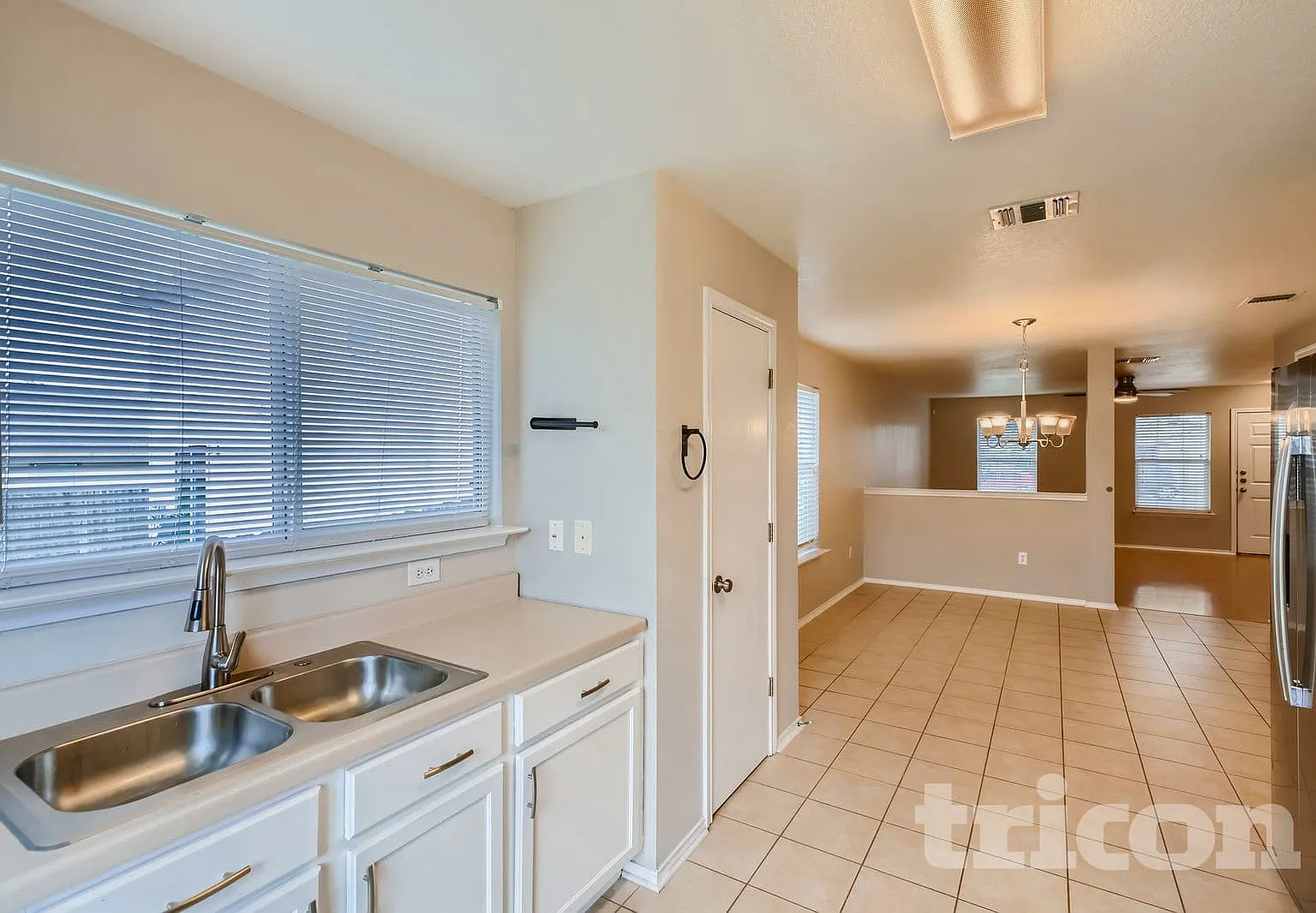 9227 Dublin Heights San Antonio TX — Photo 4