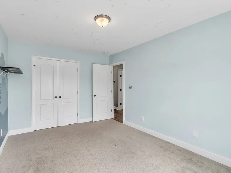 127 Ganton Dr — Photo 27