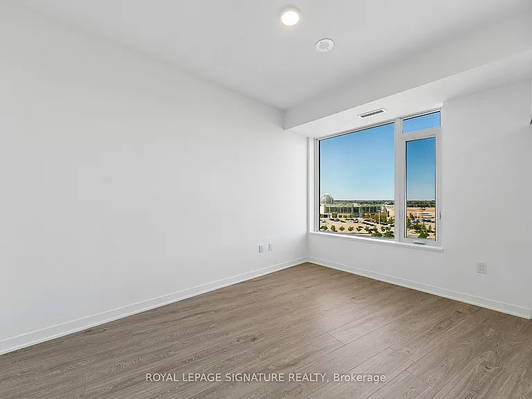 2495 Eglinton Ave W #908 — Photo 12