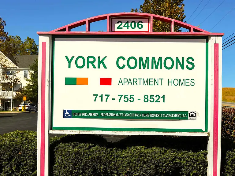 York Commons — Photo 9