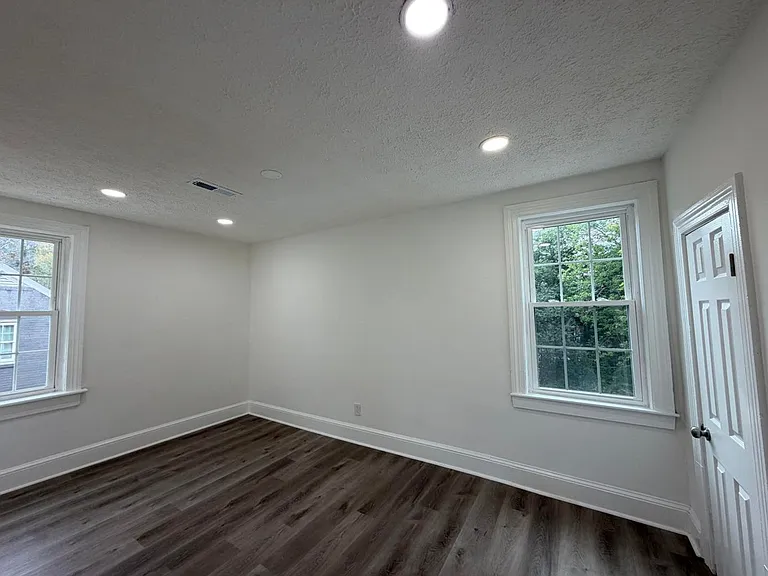 139 Lee Ave NE — Photo 12