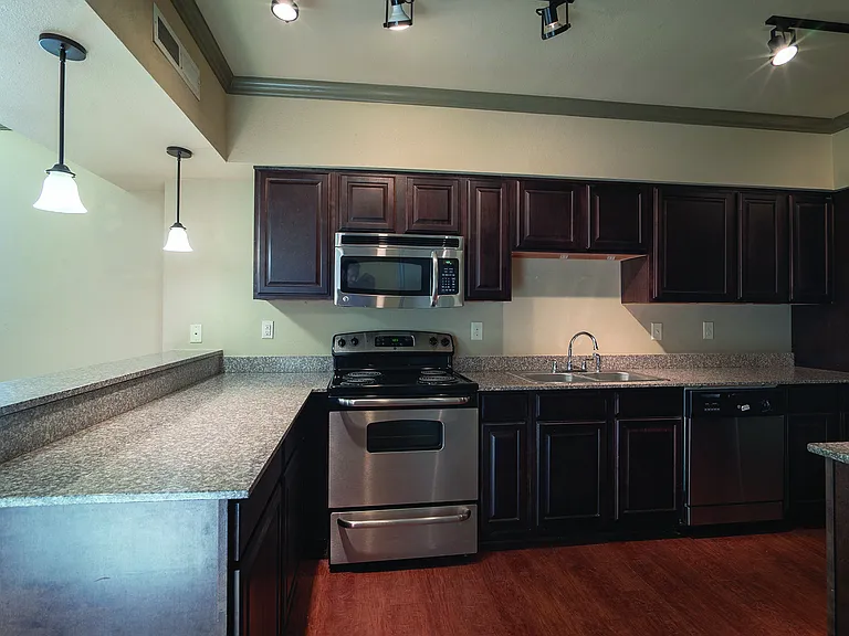2101 Church Street — Photo 11