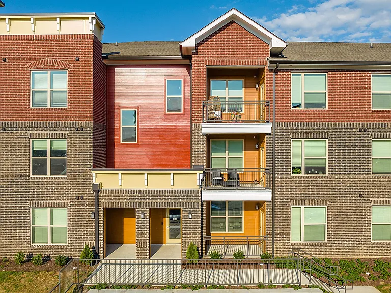 The Enclave at Providence Luxury Apartments — Photo 29