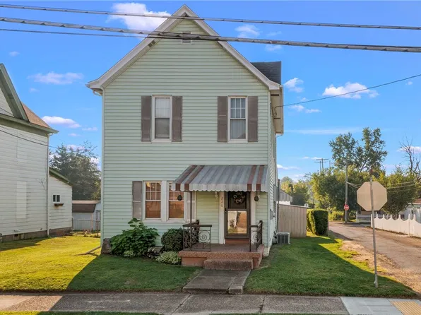 226 E Pike St, Houston, PA 15342