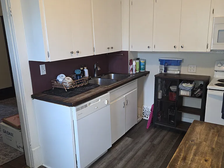 2125 S 35th Ave — Photo 4