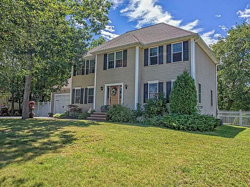 140 E Wallum Lake Rd, Pascoag, RI 02859 | Zillow