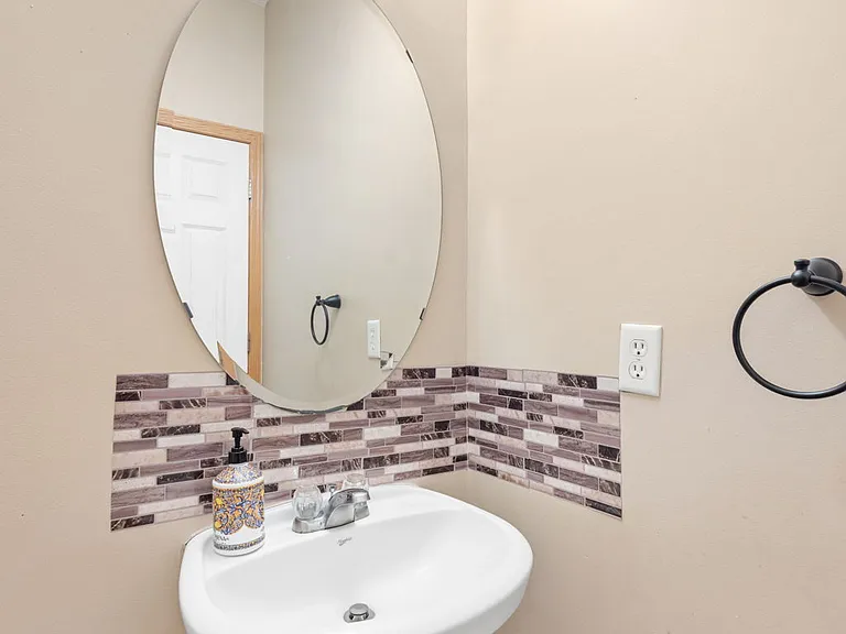 5048 Yuma Ln N — Photo 12