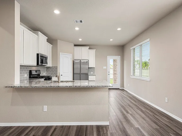9278 Inland Leather Ln — Photo 8