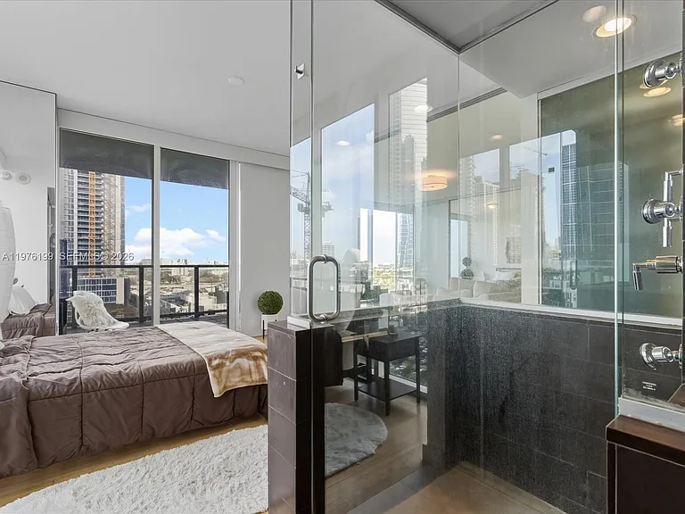 1040 Biscayne Blvd #1107 — Photo 29