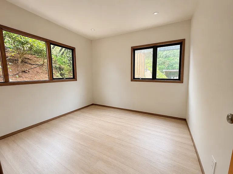 Main level second bedroom