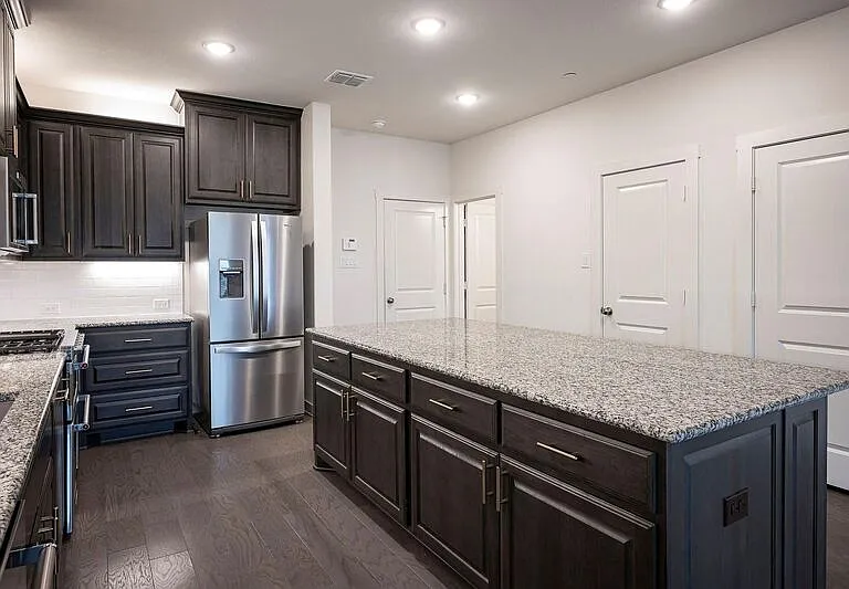 1763 Montgomery Dr — Photo 6