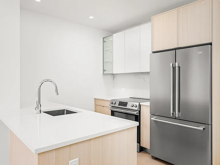 218 Front St #711 — Photo 1