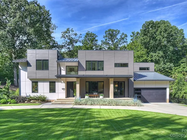 2901 Rockbrook Dr, Charlotte, NC 28211