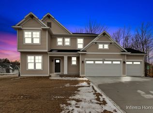 17915 Spring Oak Dr #32, Spring Lake, MI 49456