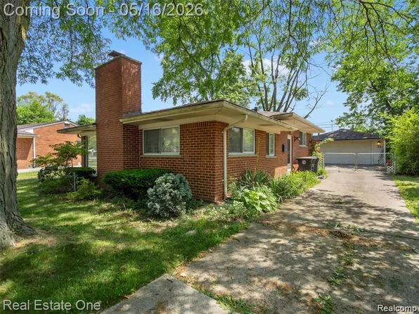 27445 Buckingham St, Livonia, MI 48154