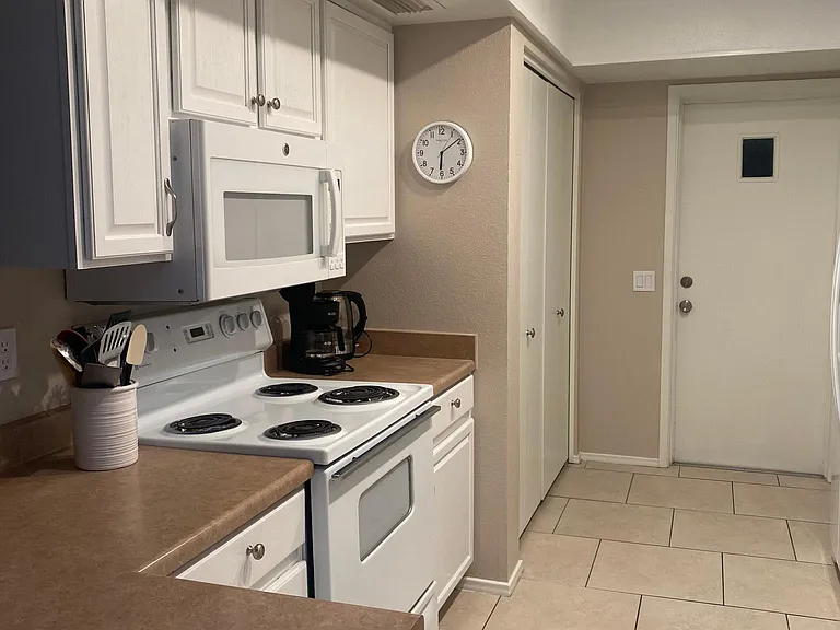 10413 E Twilight Dr — Photo 9