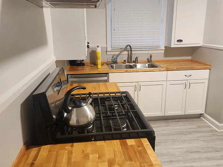 151 S Green St #3 — Photo 8
