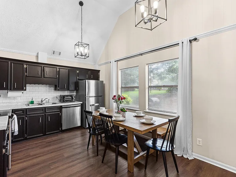 1100 Kenwood Dr — Photo 11