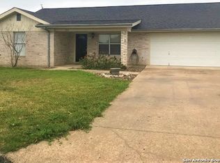 168 Plainview Dr, Poth, TX 78147
