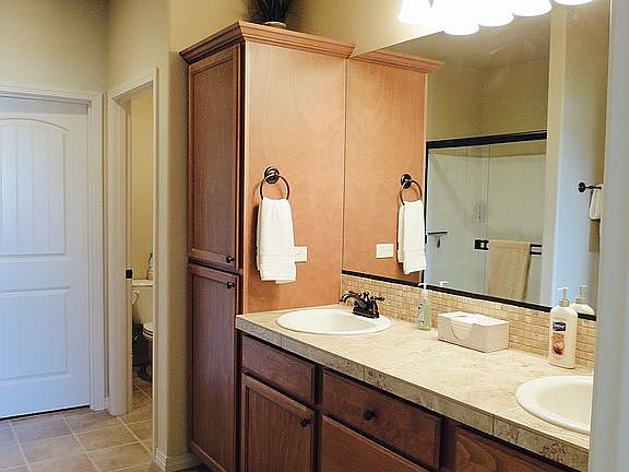 Master Bathroom (1)