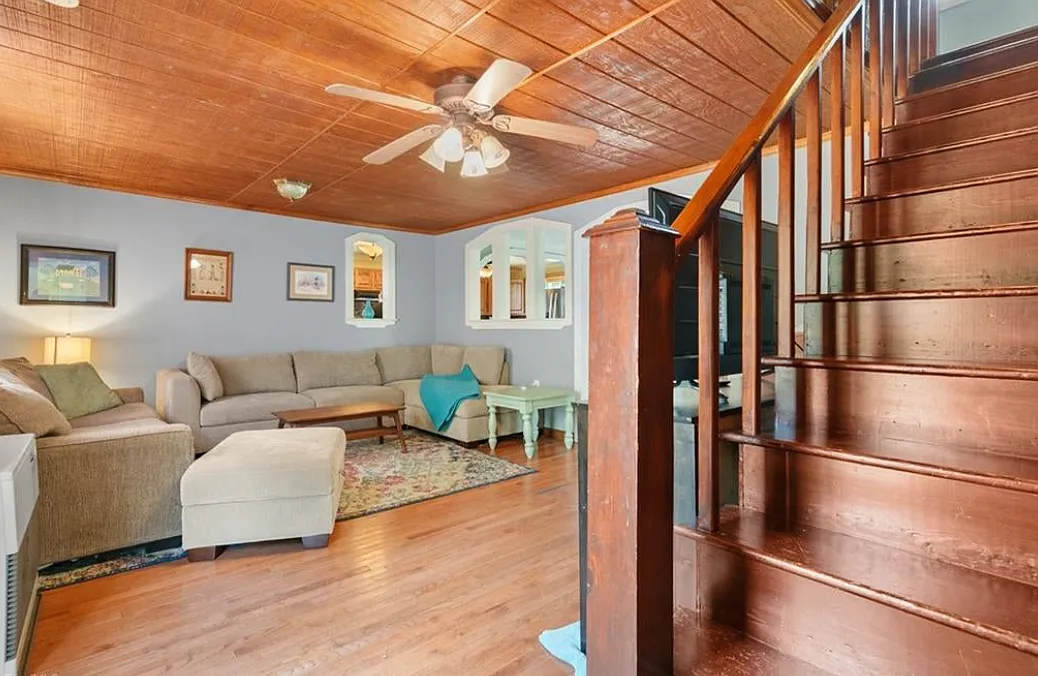 2 bed, 1105 sqft, $1,700 — Photo 3