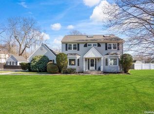 61 Wading River Randall Rd, Wading River, NY 11792