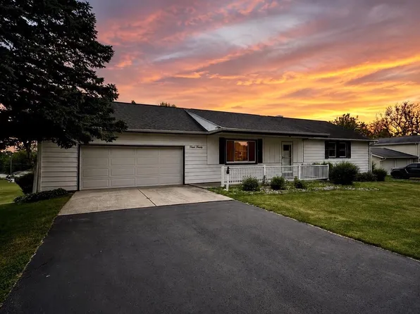 320 W Third Street, Fox Lake, WI 53933