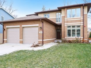 216 N Elm St, Mount Prospect, IL 60056