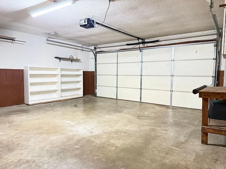 3604 Royal Oak Dr — Photo 12