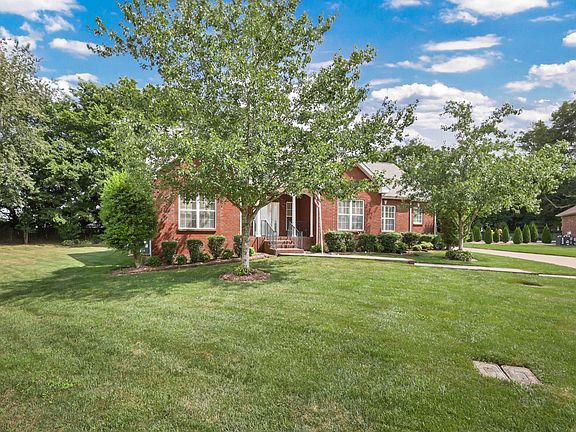 4th image of 4216 N Woodstock Dr
