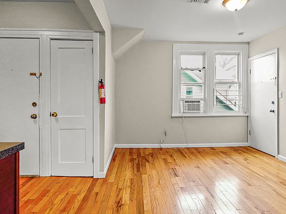 4th image of 117 Parkview Ter #3