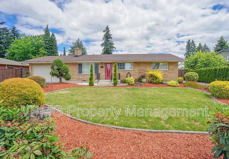 705 NE 94th Ave — Photo 2