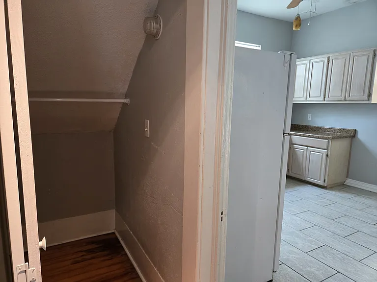 827 W Woodlawn Ave #2 — Photo 9