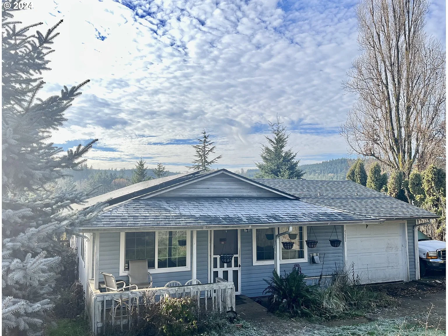 531 NW Willamina Dr photo 1