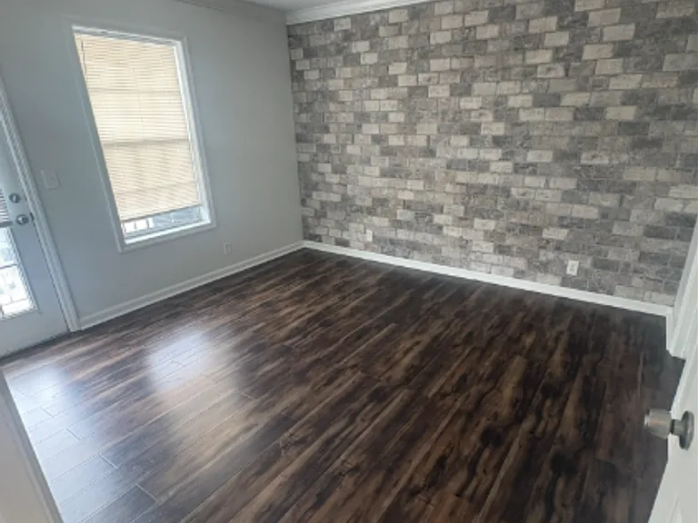 2325 Elliston Pl — Photo 5