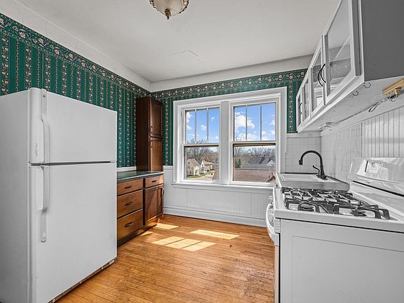 3rd image of 1626 18th Ave APT 18