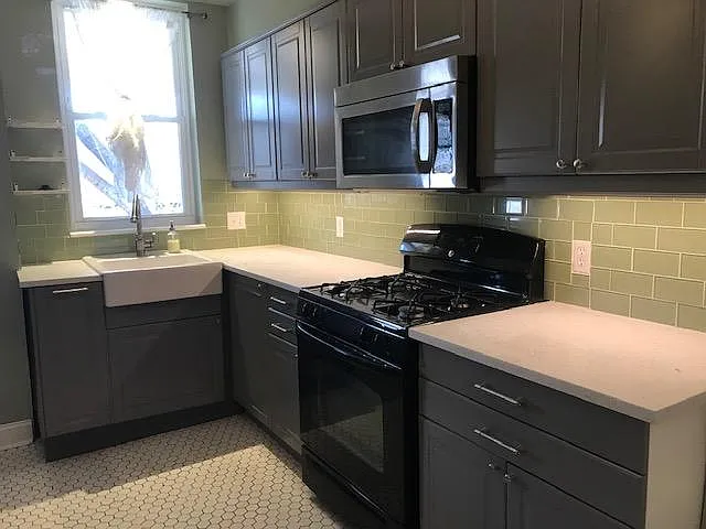 3 bed, 1204 sqft, $2,300 — Photo 2