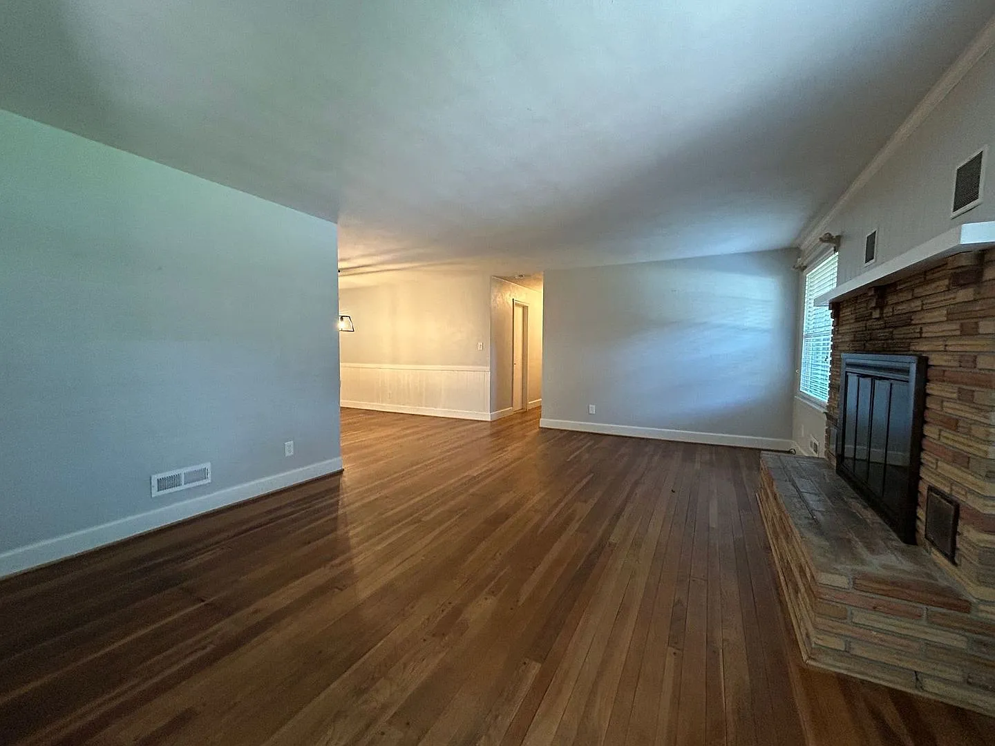 Spacious Brick Ranch Single Family Home! — Photo 4