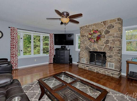 4th image of 311 Marawood Dr