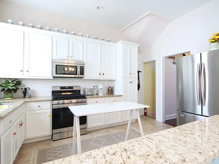 929 S Bell Ave — Photo 13