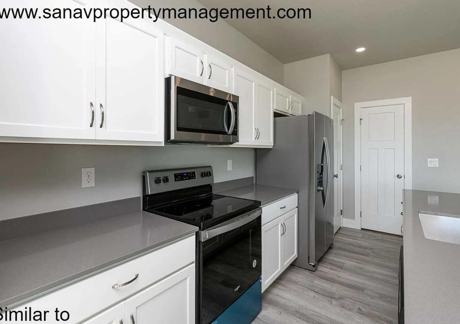 Charming 4Bedroom Home in Prime Radiant Point / Urbandale Area — Photo 3