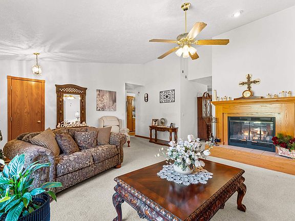 4th image of 1210 Spring St
