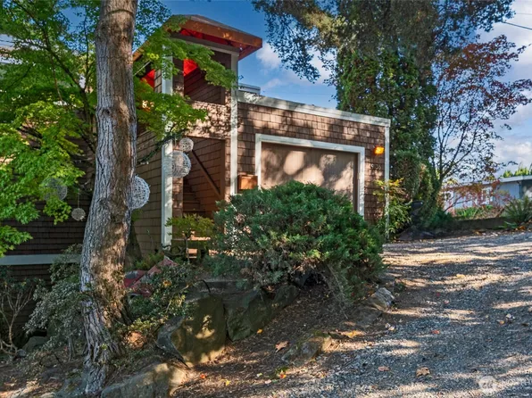 9136 Spear Place S, Seattle, WA 98118